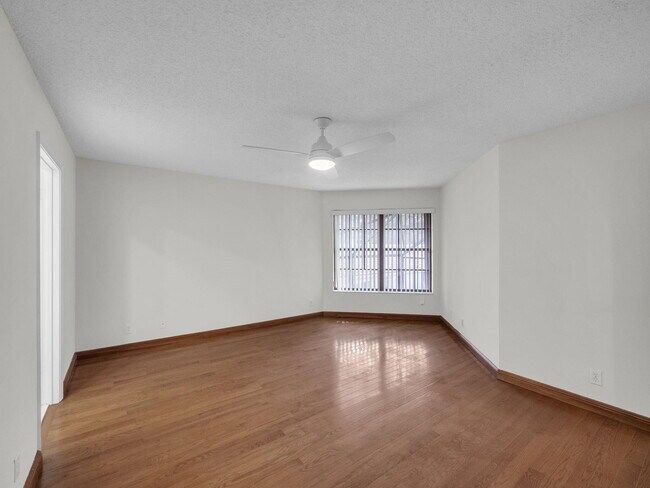Building Photo - 1744 Shoreside Cir