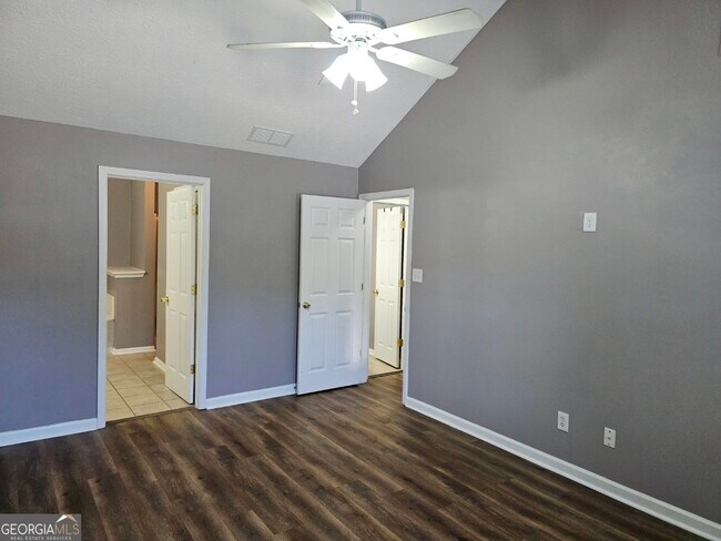 Building Photo - 218 Preston Cir
