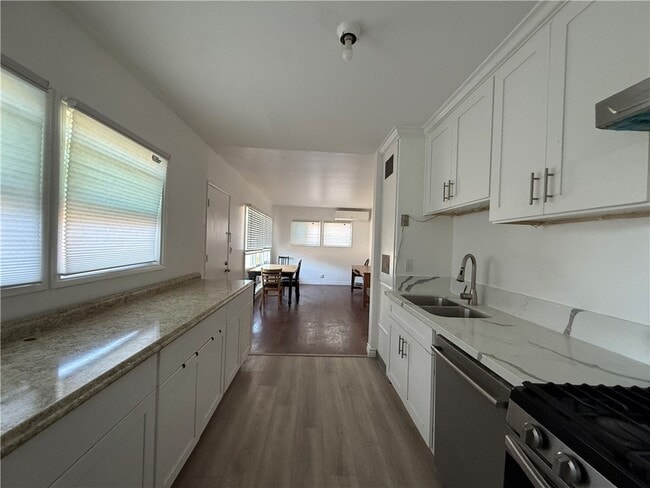Building Photo - 5550 Pal Mal Ave