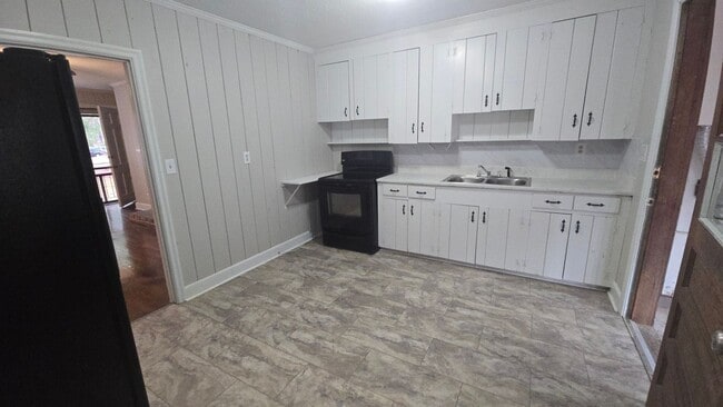 Building Photo - lonsford1575-1577