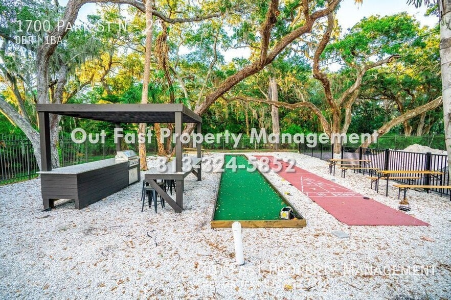 Building Photo - 1700 Park St N