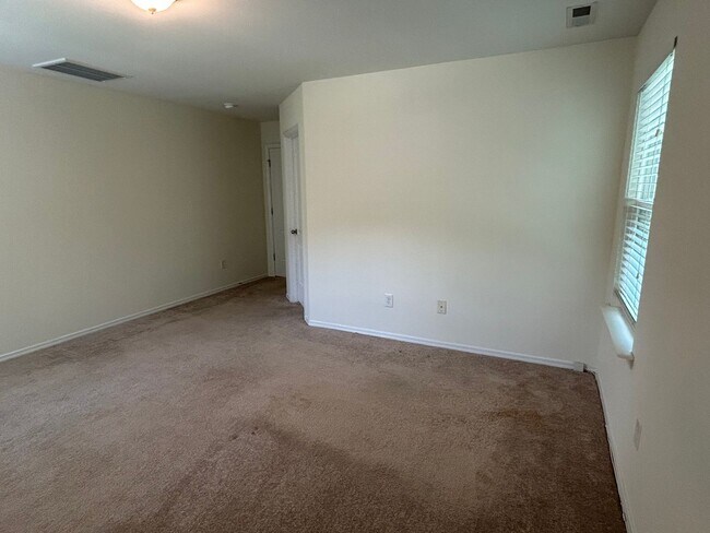 Building Photo - 3 Bedroom | 2.5 Bath Home in Raleigh - Fen...
