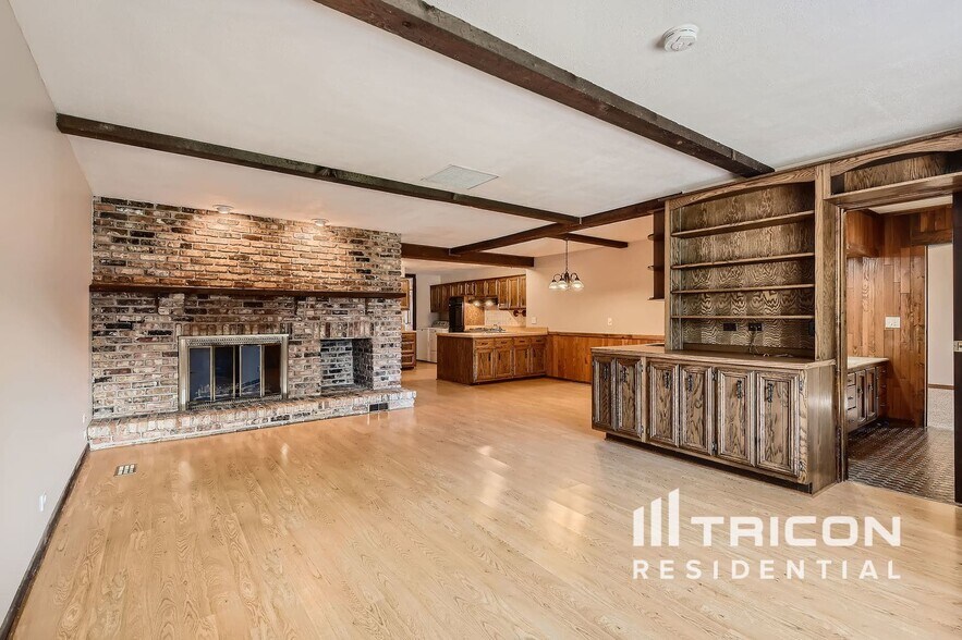 Building Photo - 15028 Holiday Ct