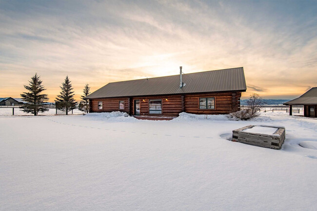 Building Photo - 1330 Larsen Ln