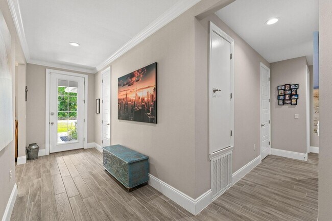 Building Photo - 106 Hibernate Way