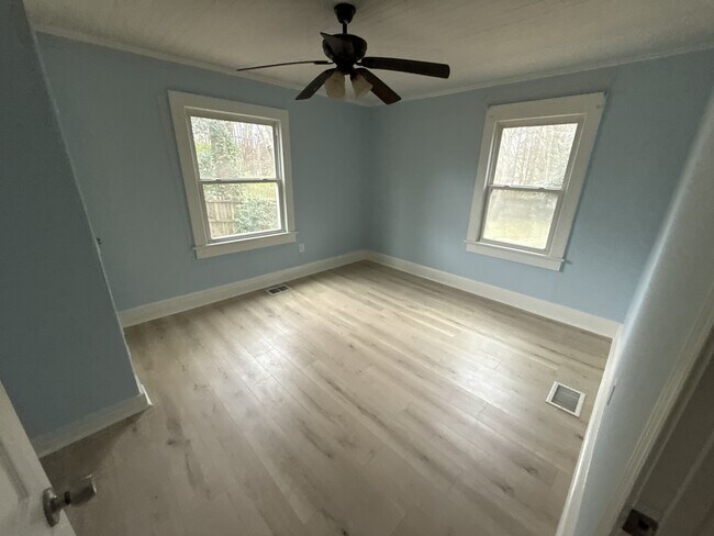 Building Photo - 4104 Old Austell Rd