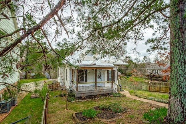 Building Photo - 1126 W Mississippi Ave