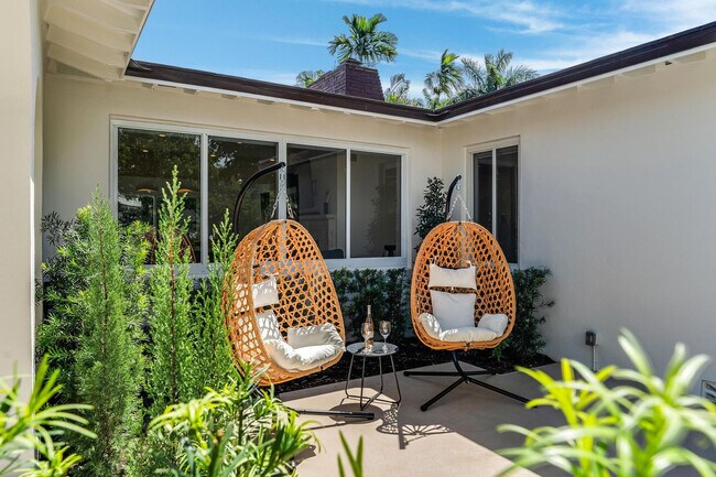 Building Photo - 616 NE 16th Terrace