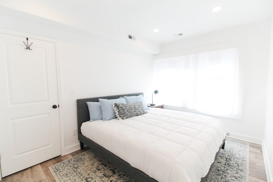 Building Photo - 1314 Orren St NE