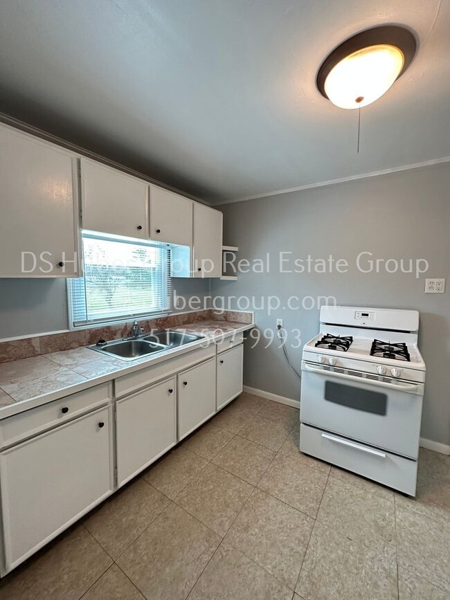 Building Photo - 4924 Christiansen Rd