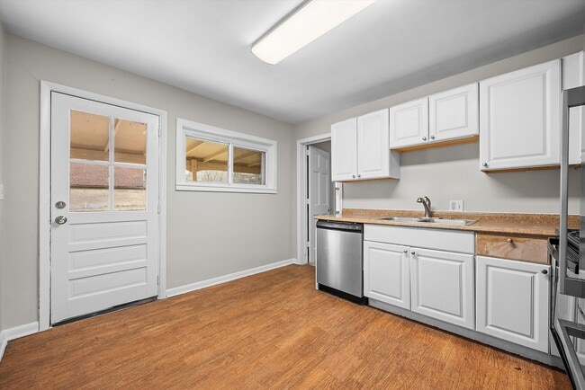 Building Photo - 7700 W Kentucky Ave