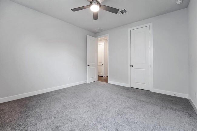 Building Photo - 6406 Prairie Landing Blvd