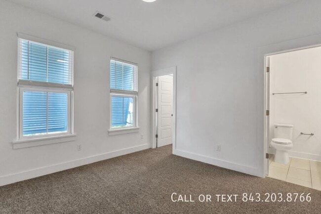 Building Photo - 507 Sound Dr