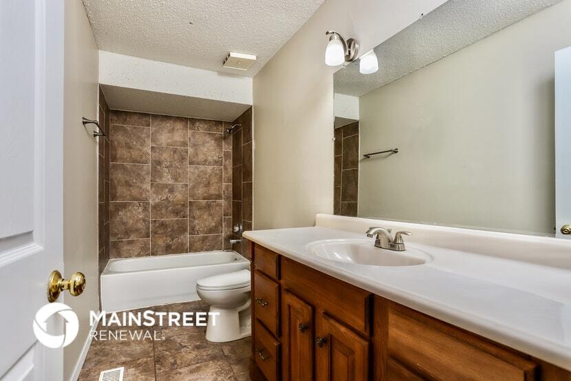 Building Photo - 281 Kings Dr