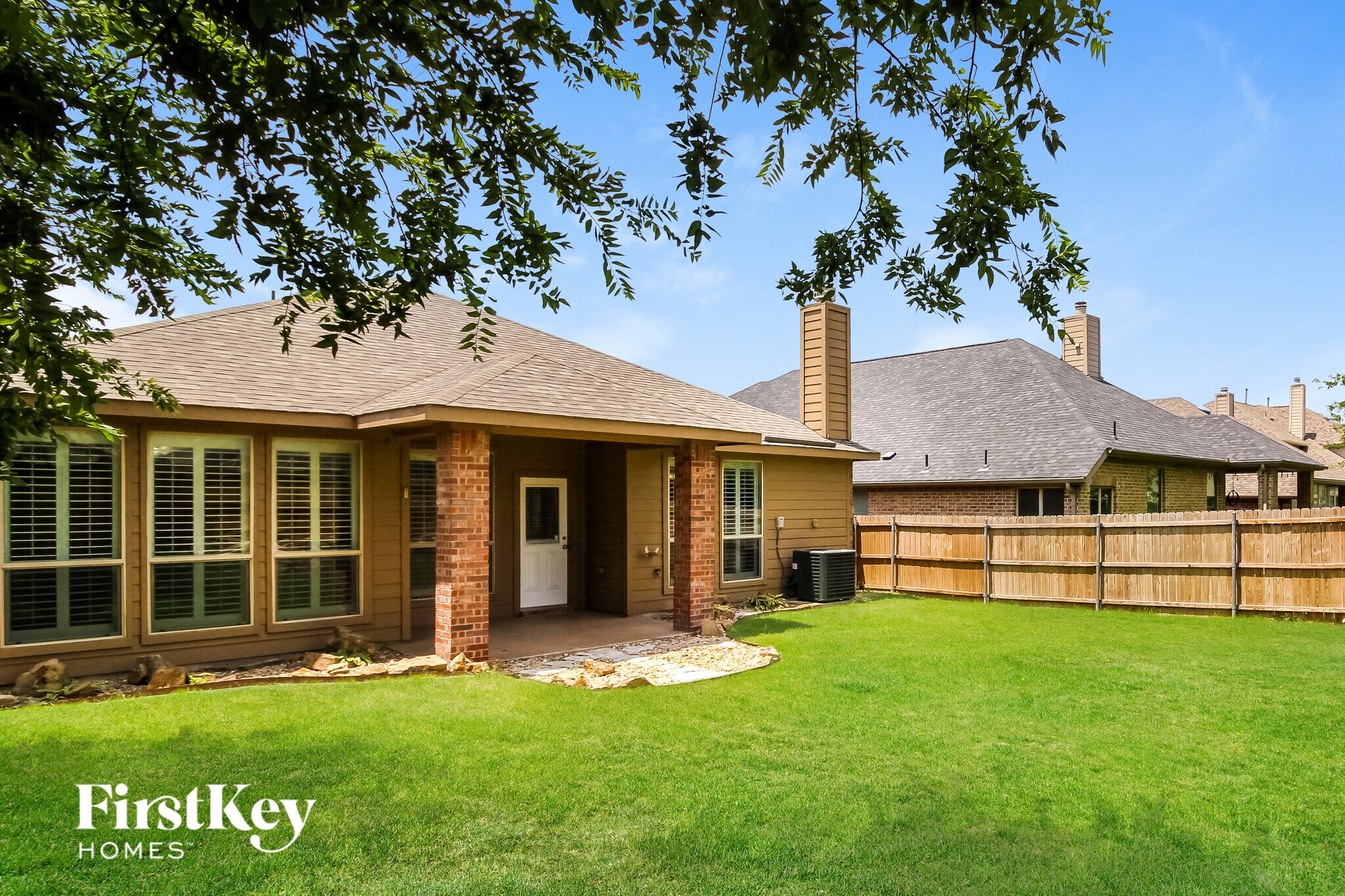 Building Photo - 621 Bareback Ln