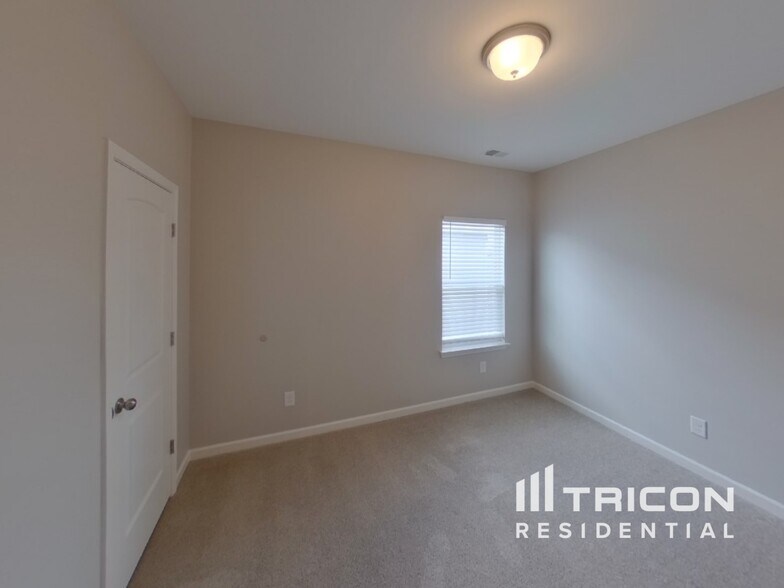 Building Photo - 3726 Pelham Wood Dr