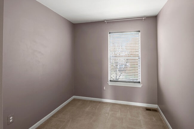 Building Photo - 1 Lanhill Ct