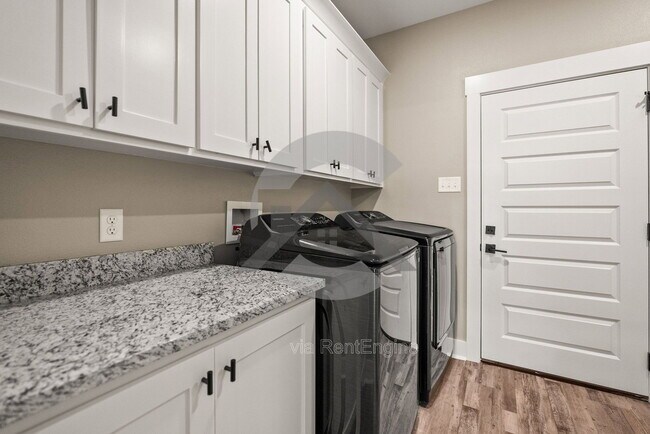 Building Photo - 1295 Acuff Ln