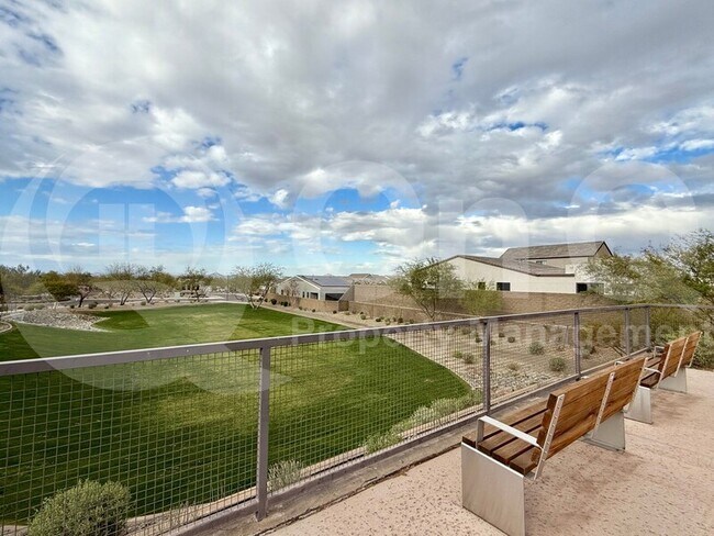 Building Photo - 1222 E La Mirada Dr