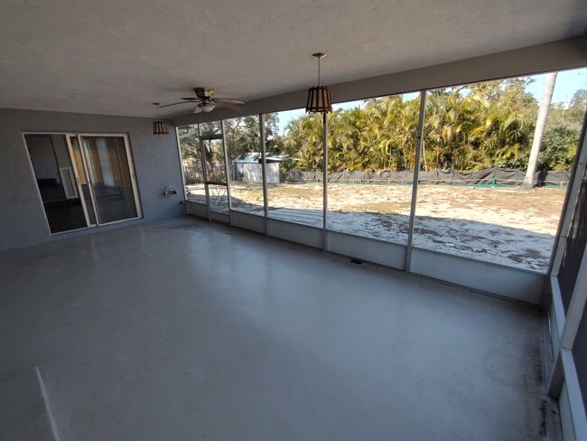 Building Photo - Coming Soon!!   Spacious 3-Bed, 3-Bath Hom...