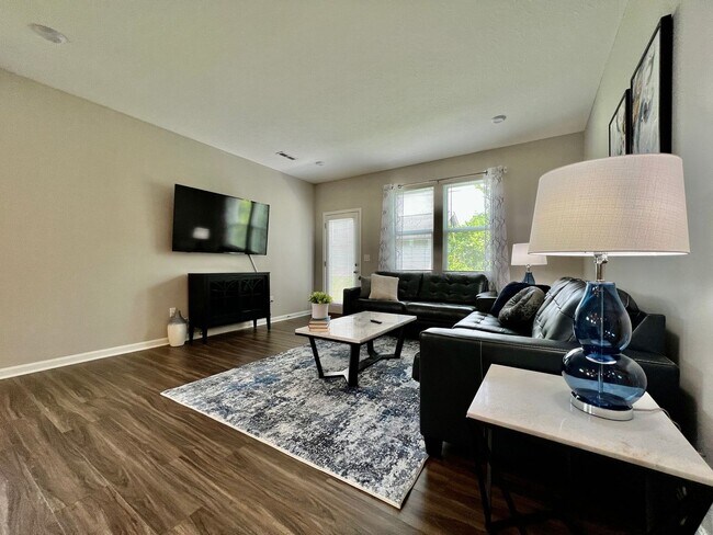 Building Photo - Fully Furnished Luxury Corporate Rental - ...