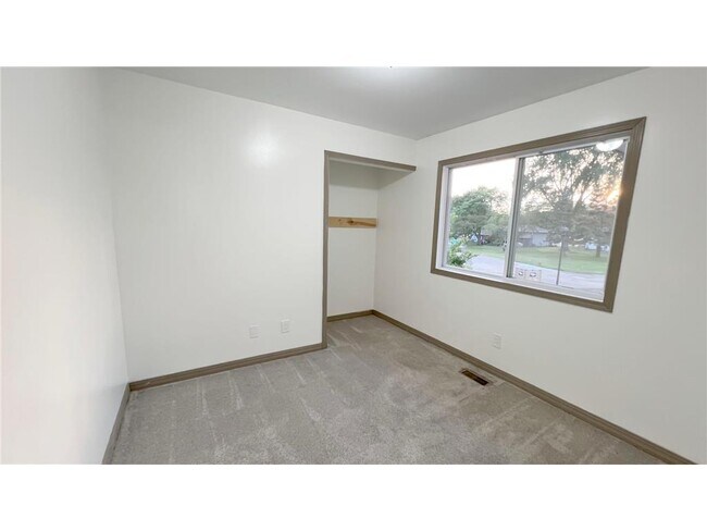 Building Photo - 7694 Dunmore Rd