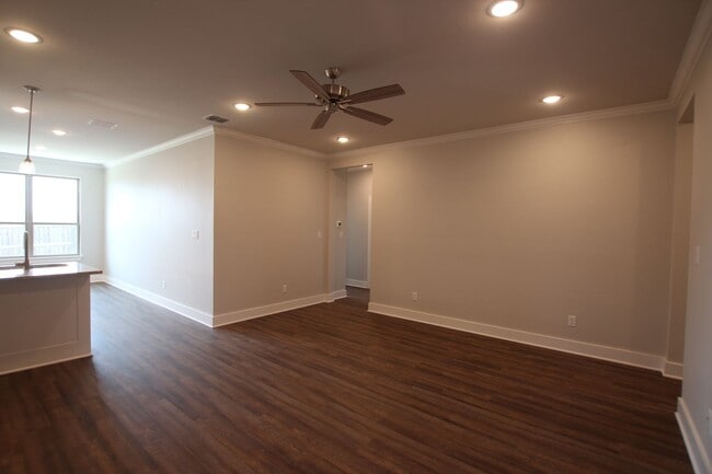 Building Photo - Luxury 3 Bedroom 2 Bath Townhomes in Bullard ISD!
