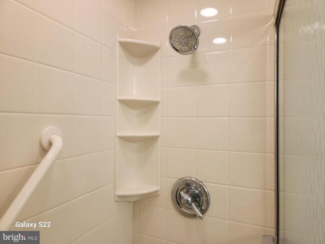 Building Photo - 1805 Crystal Dr