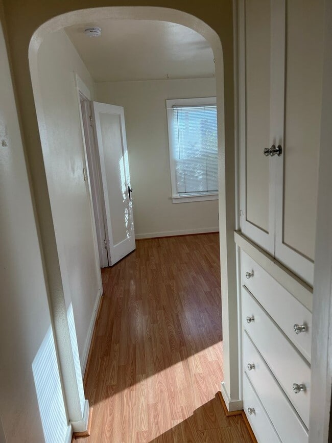 Building Photo - $1695.00 - Fenced Yard - Laminate Flooring...