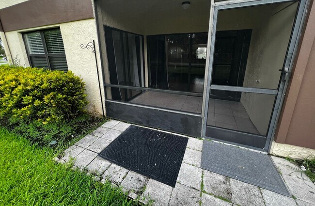 Building Photo - 3200 Candle Ridge Dr