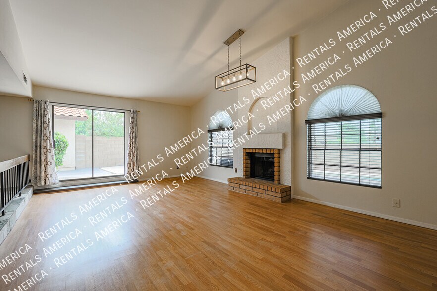 Building Photo - 2160 S Catarina-