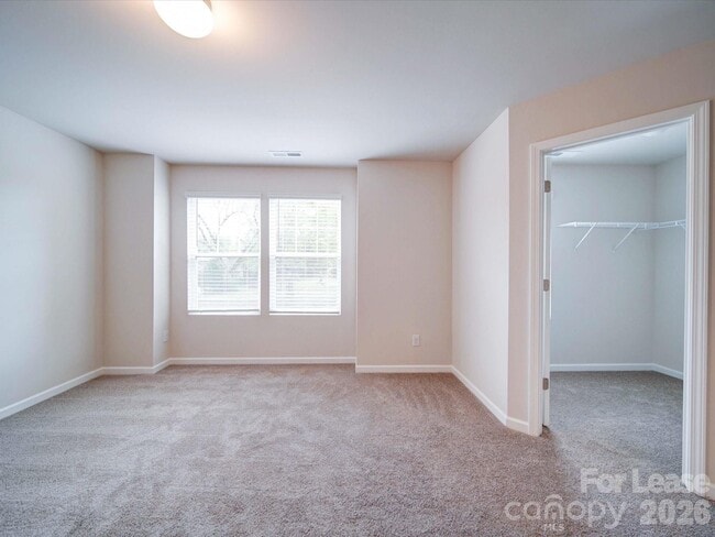 Building Photo - 916 S Battleground Ave