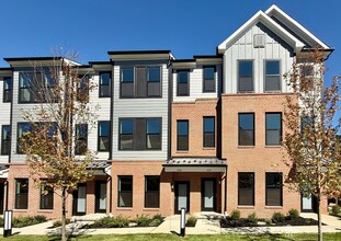 Building Photo - 618 Sadie Cir