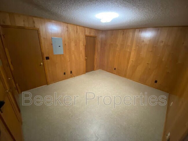 Building Photo - 3615 34th Ave