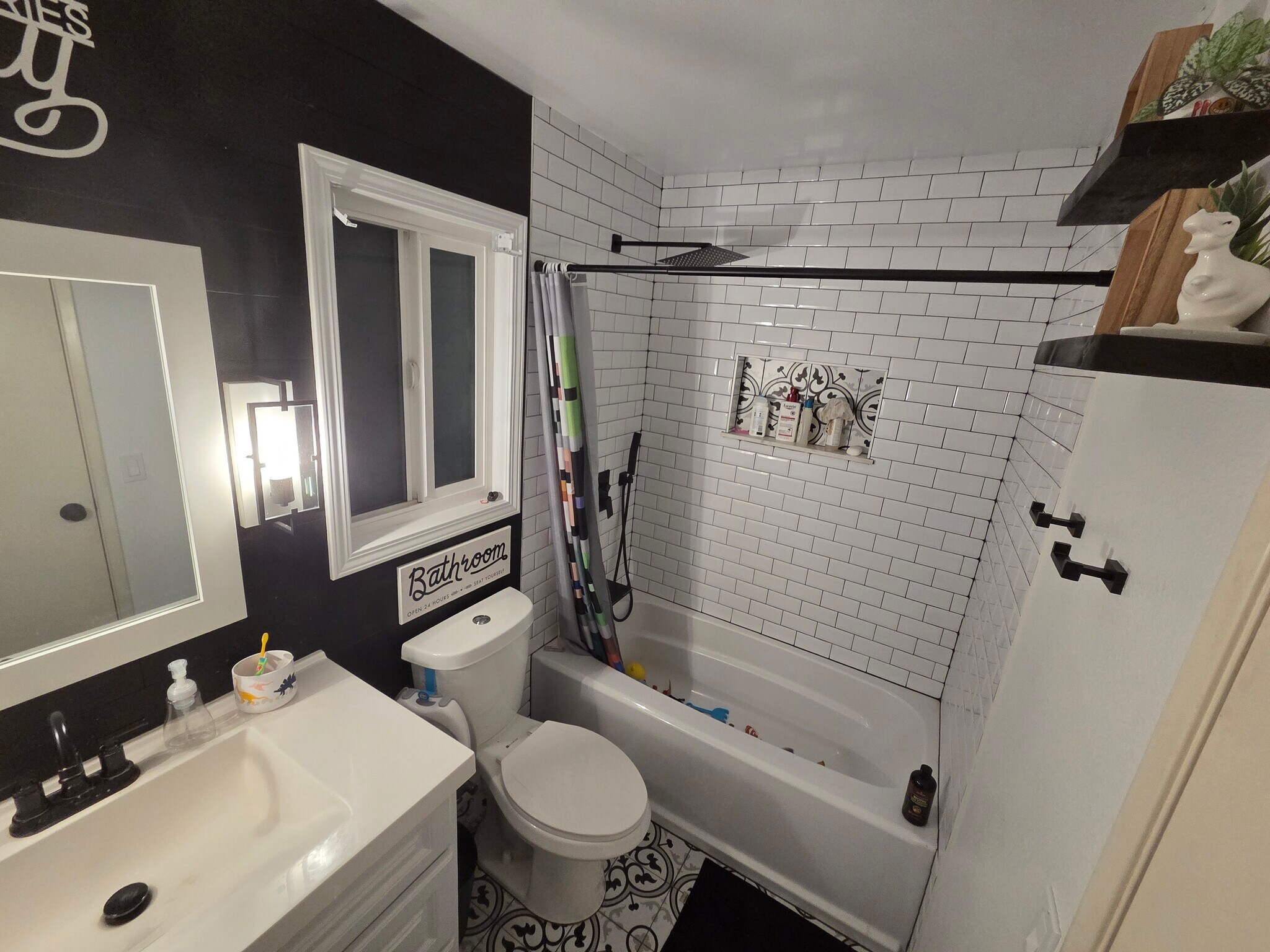 Building Photo - 22 Ridge Crest Cir