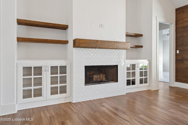 Building Photo - 623 N 9th St
