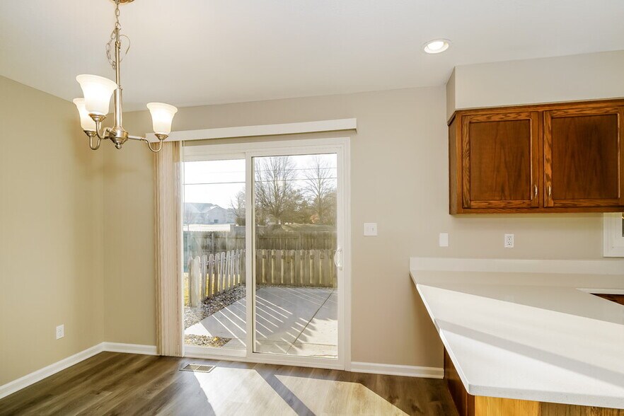 Building Photo - 5349 Tracey Jo Rd