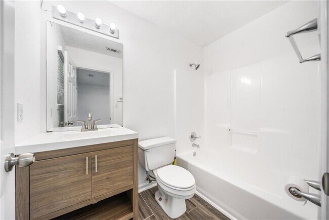Building Photo - 535 Durham Ridge Dr NW
