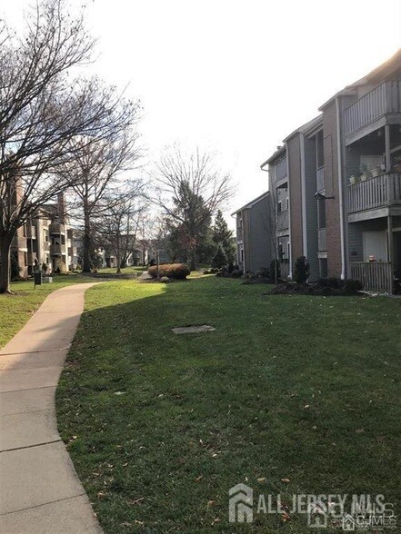 Building Photo - 4811 Ravens Crest Dr