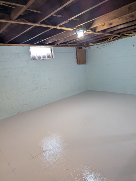 Building Photo - 1433 Westview Dr NE