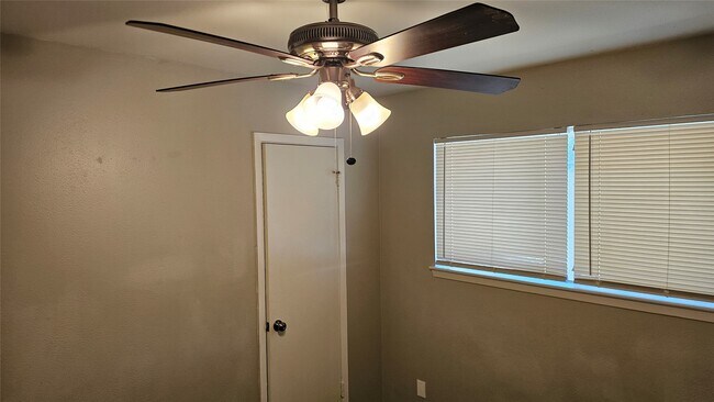 Building Photo - 1543 Fashion Hill Dr