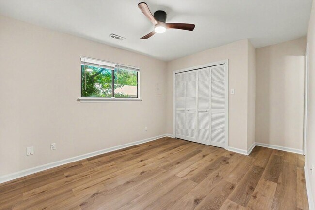 Building Photo - 1309 Hudson Ave