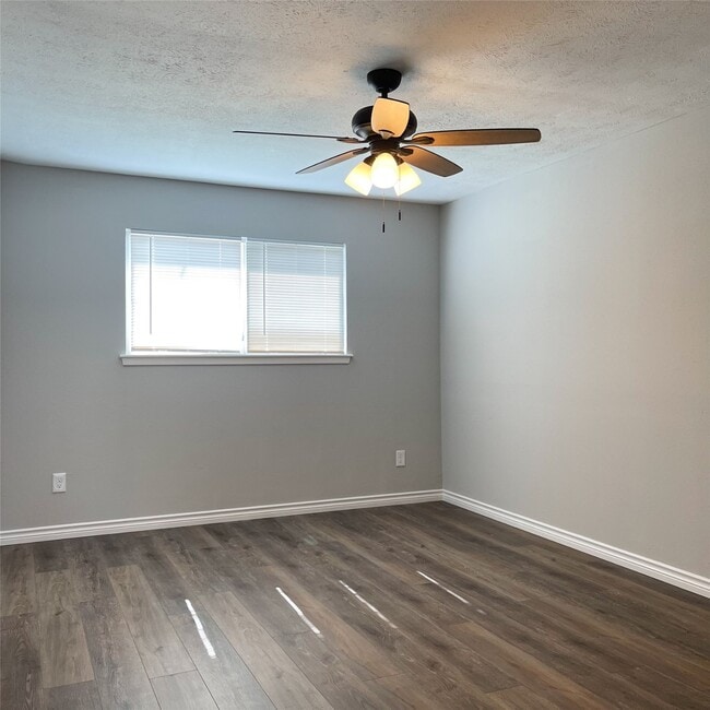 Building Photo - 7331 Chasewood Dr