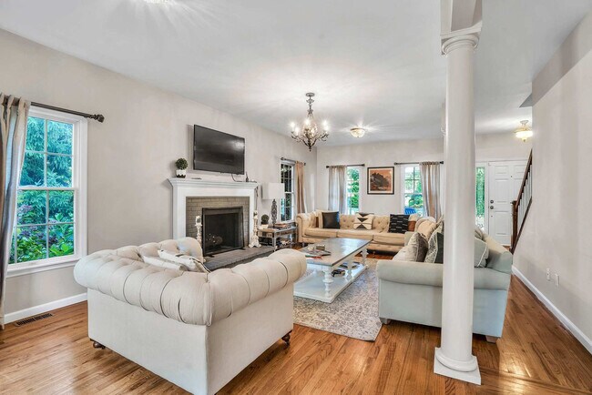 Building Photo - 1025 Peconic Bay Blvd