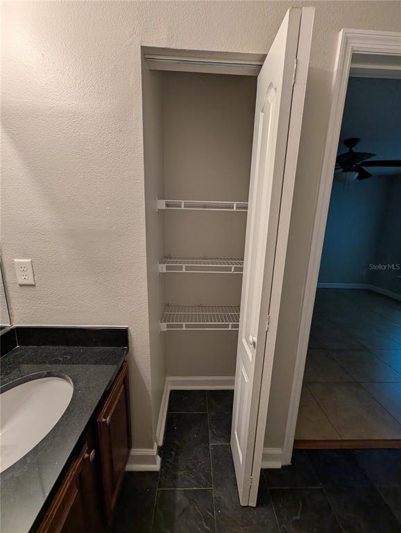 Building Photo - 2041 Dixie Belle Dr