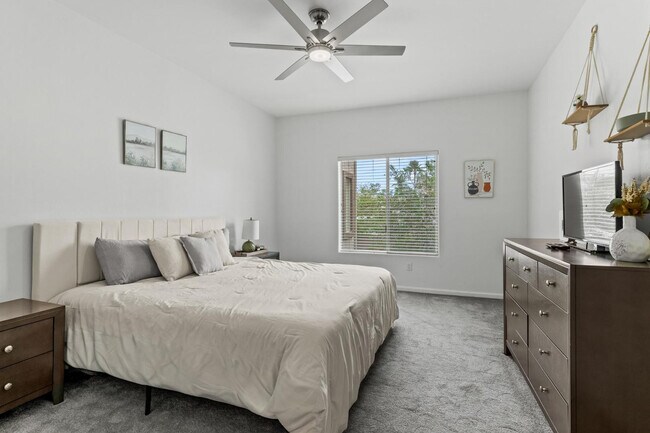 Building Photo - 14000 N 94th St