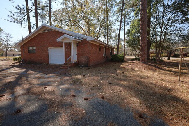 Building Photo - 601 E Stanfill St