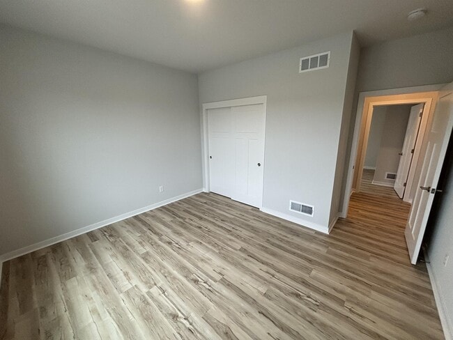 Building Photo - 549 Calvin Ln