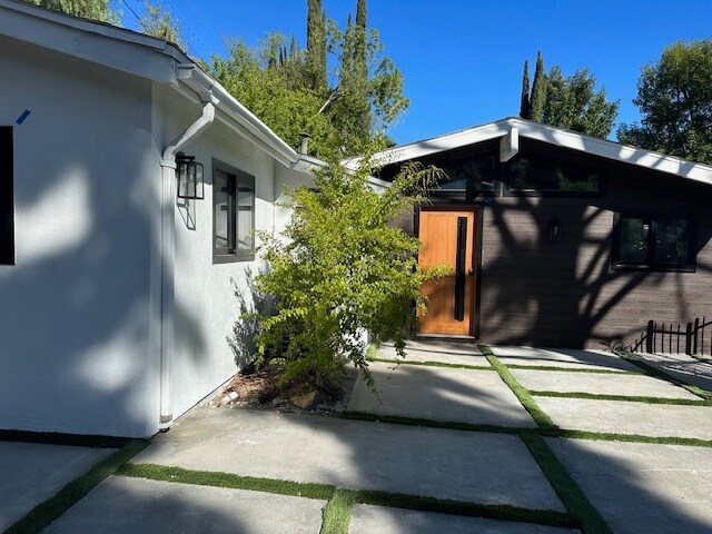 Building Photo - 22421 Mulholland Dr