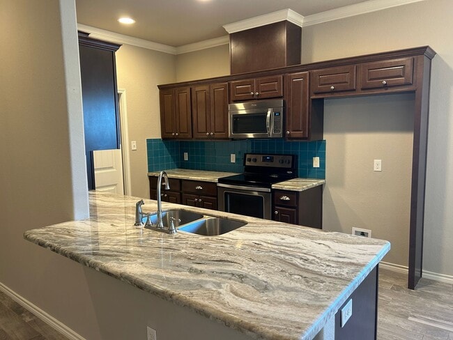 Building Photo - 3 bed/3 bath in South College Station Avai...